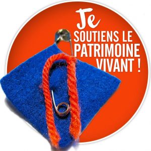 Vous voulez signifier votre appui vers un financement adéquat des traditions orales et du patrimoine vivant de la part du ministère de la Culture du Québec? N'hésitez pas à intégrer ce symbole comme photo de profil Facebook. Suivez le mouvement Tout le monde en place!